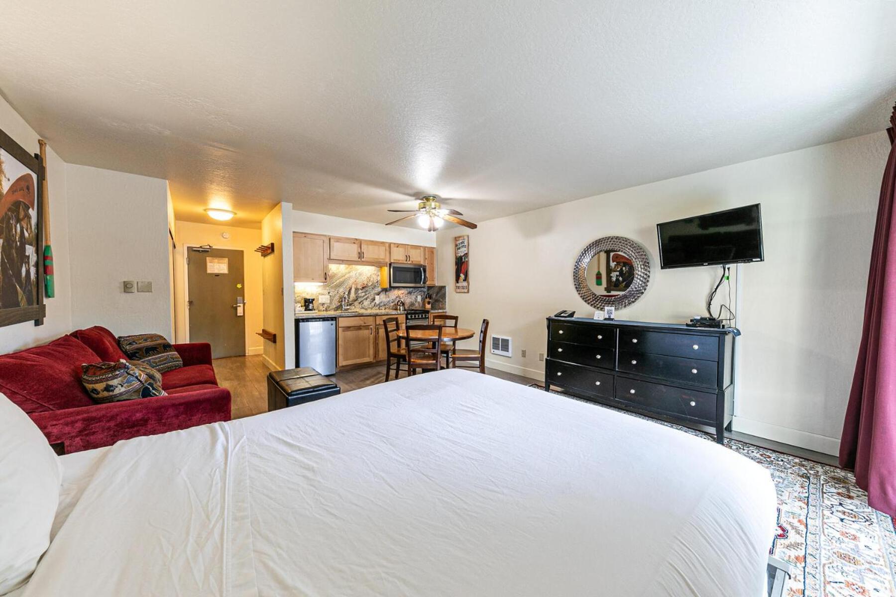 Charming Queen Studio Deluxe W/Balcony #233 At Donner Lake Village Тракі Екстер'єр фото